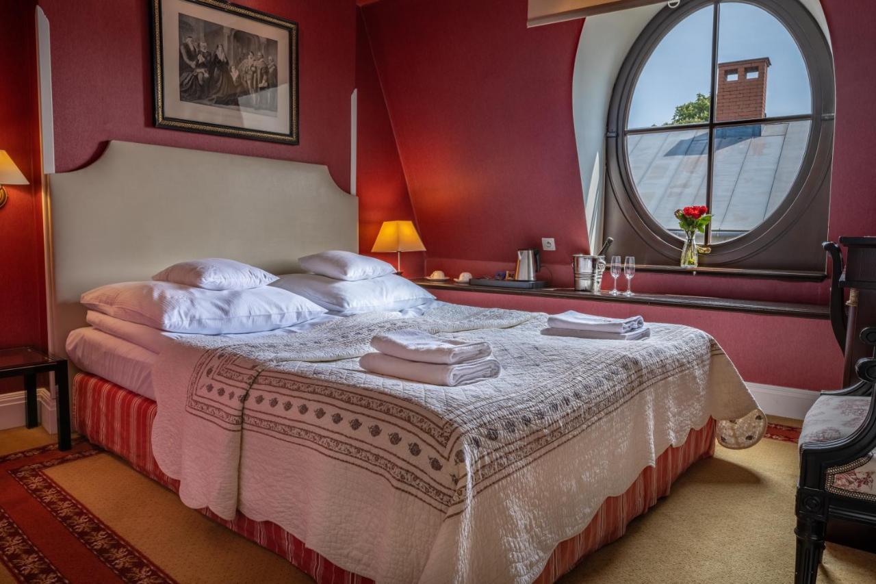 Hotel Grodek Cracovia Esterno foto A room at the hotel