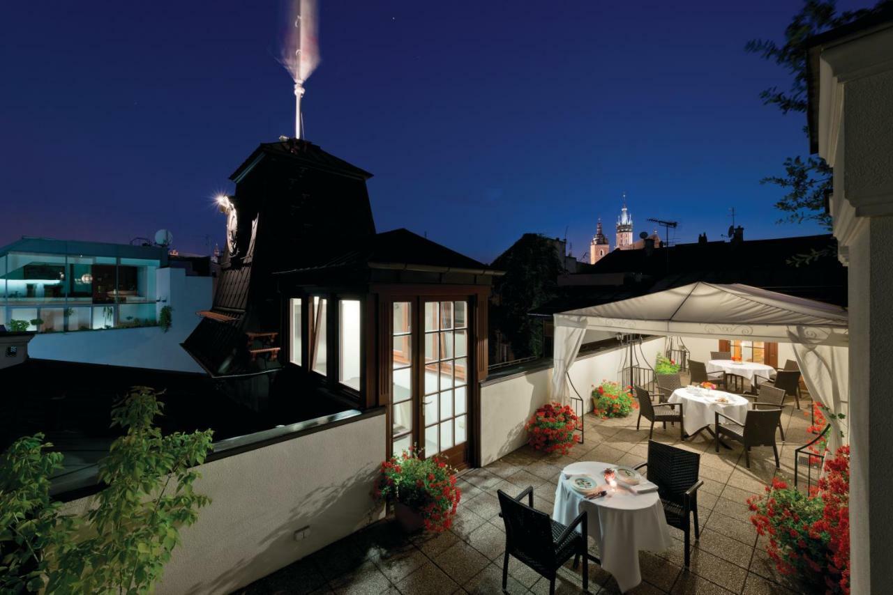 Hotel Grodek Cracovia Esterno foto The terrace of the restaurant