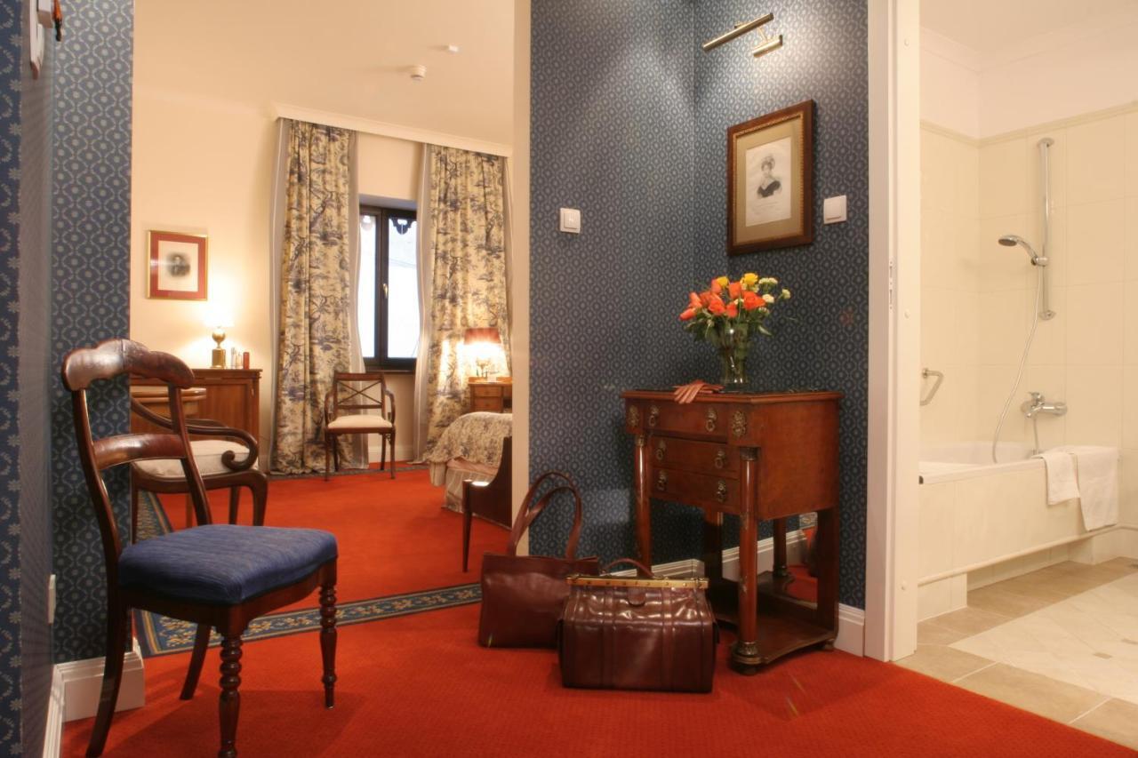 Hotel Grodek Cracovia Camera foto A room at the hotel